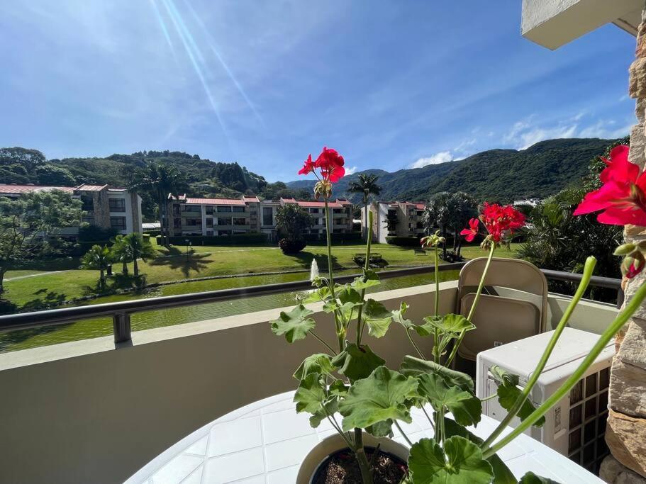Cr Mariposa Rentals Lakeview Penthouse With Office Space, Pool, Gym, Tennis Santa Ana  Exteriör bild