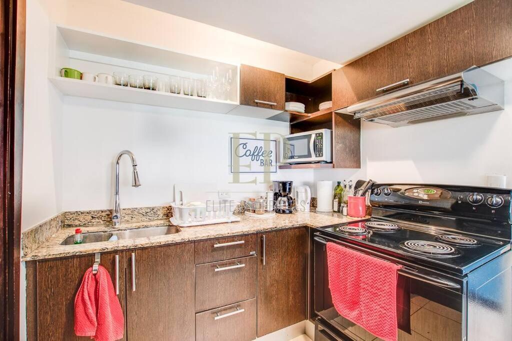 Cr Mariposa Rentals Lakeview Penthouse With Office Space, Pool, Gym, Tennis Santa Ana  Exteriör bild