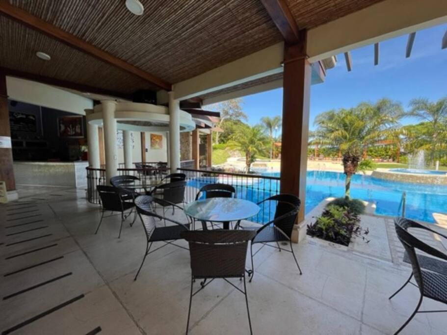 Cr Mariposa Rentals Lakeview Penthouse With Office Space, Pool, Gym, Tennis Santa Ana  Exteriör bild