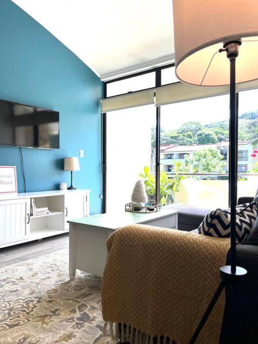 Cr Mariposa Rentals Lakeview Penthouse With Office Space, Pool, Gym, Tennis Santa Ana  Exteriör bild