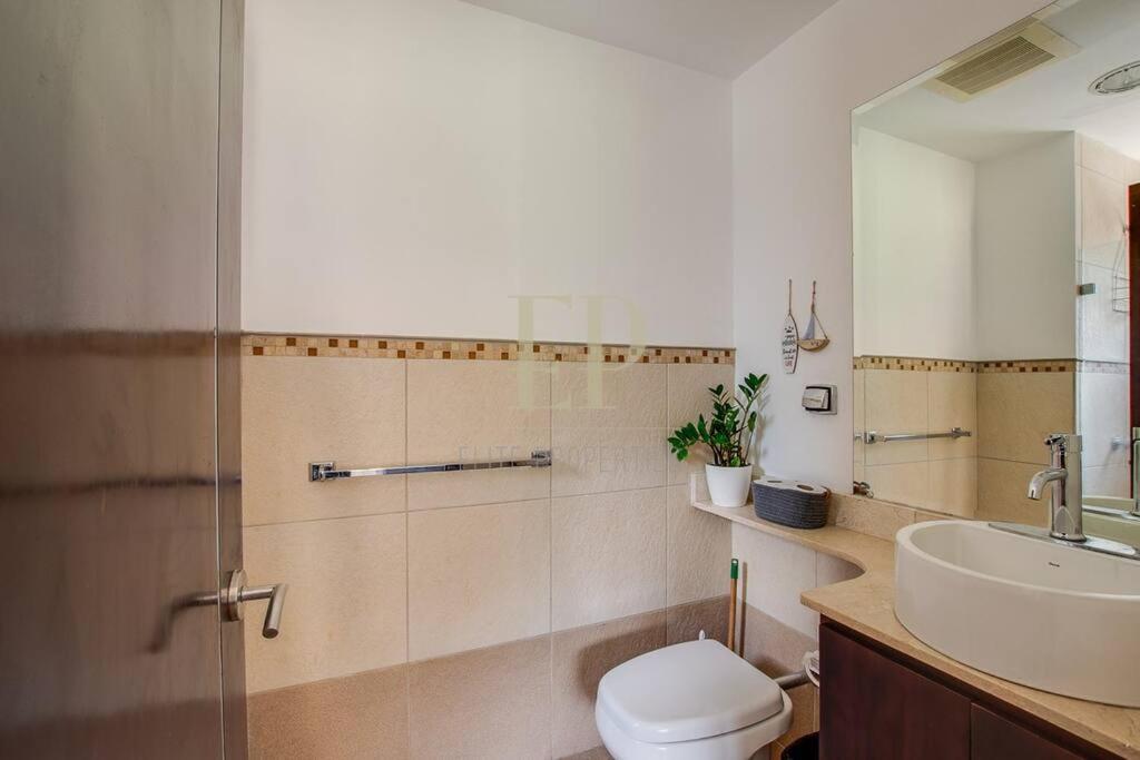 Cr Mariposa Rentals Lakeview Penthouse With Office Space, Pool, Gym, Tennis Santa Ana  Exteriör bild