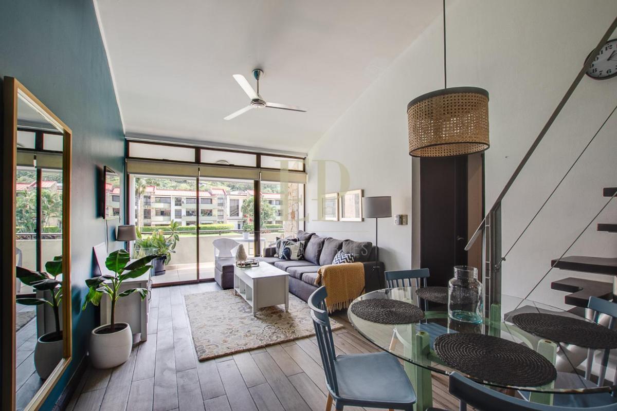 Cr Mariposa Rentals Lakeview Penthouse With Office Space, Pool, Gym, Tennis Santa Ana  Exteriör bild