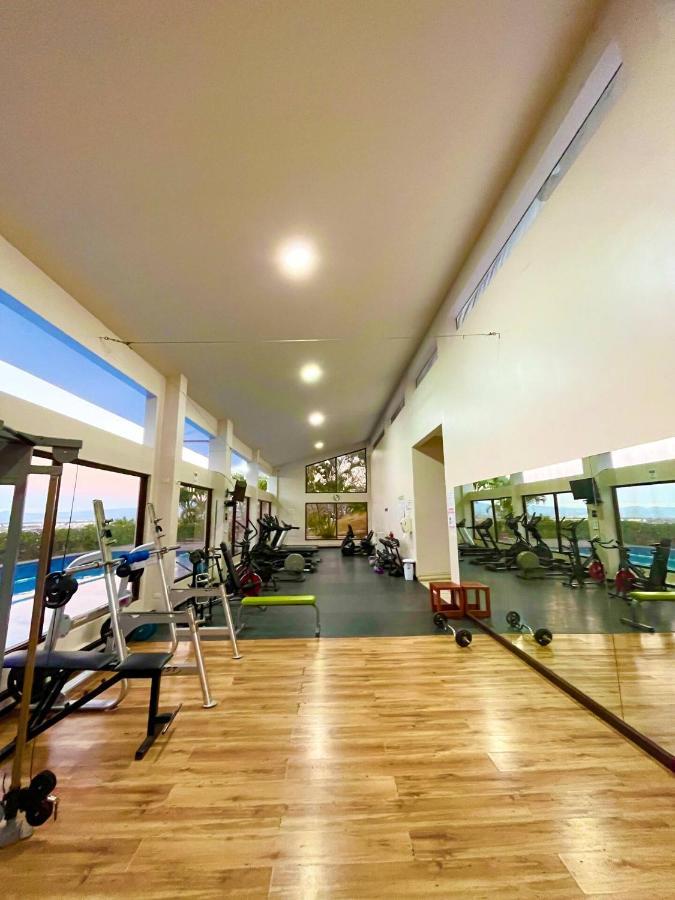 Cr Mariposa Rentals Lakeview Penthouse With Office Space, Pool, Gym, Tennis Santa Ana  Exteriör bild